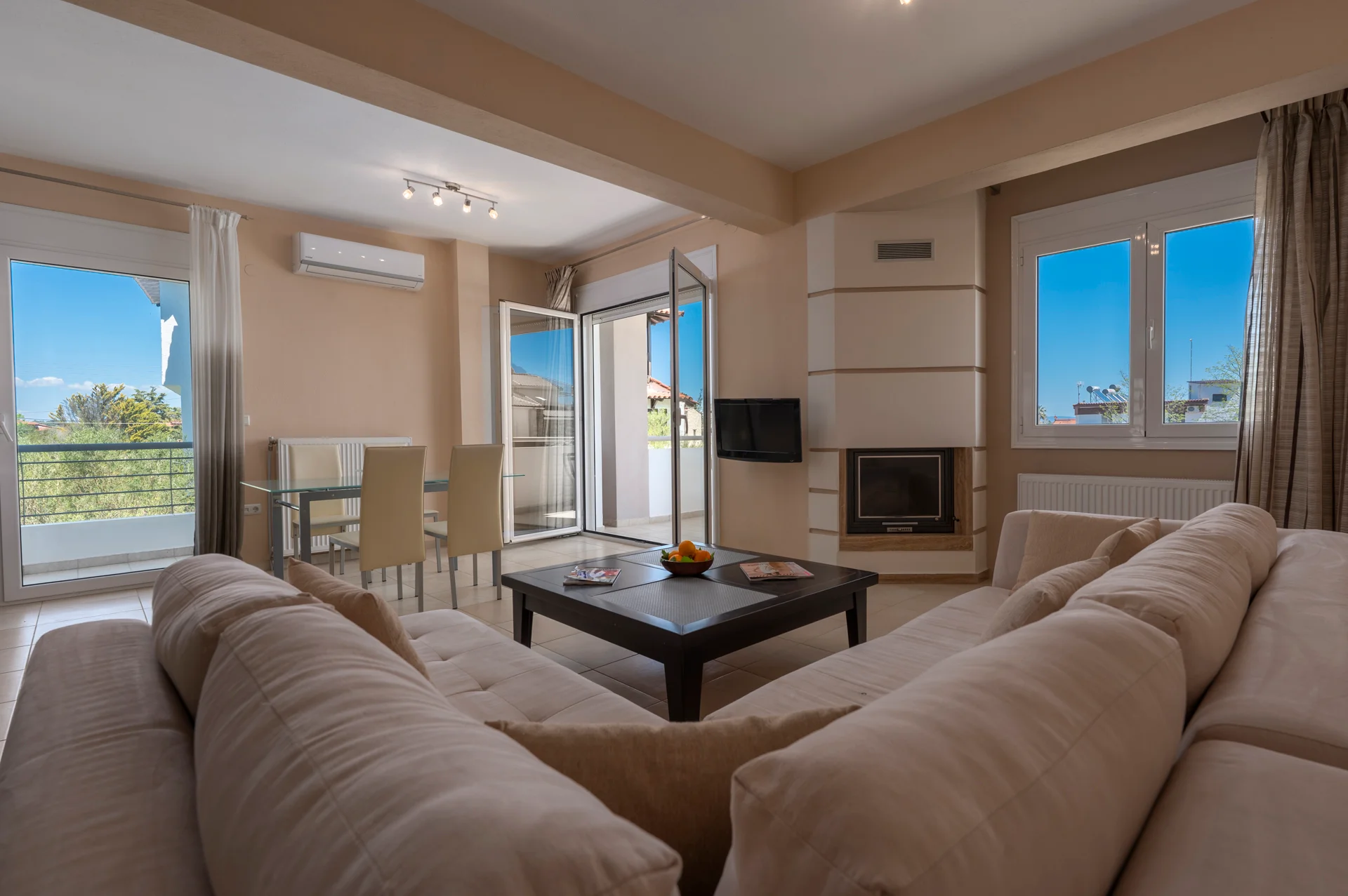 Villa Roza Crina Maisonette LV0 Living Room View09